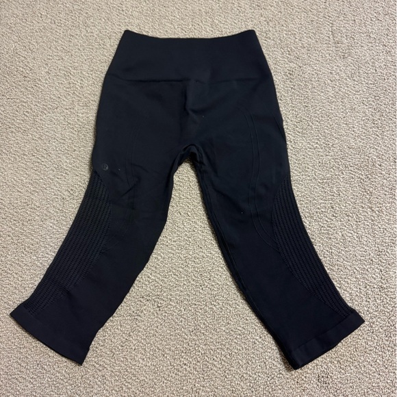 LULULEMON COMPRESSION SIZE 8 leggings - Picture 3 of 5